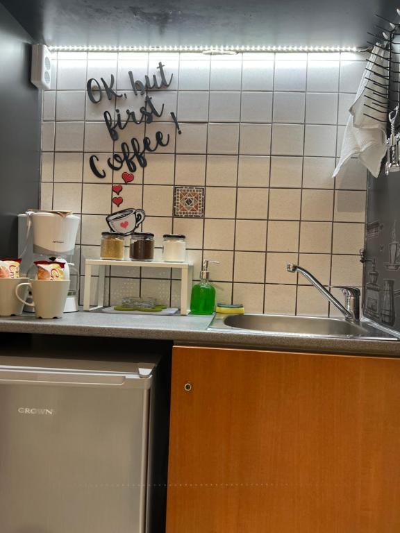 Living near Acropolis by Sylvia Staikou at Nikis str - 7