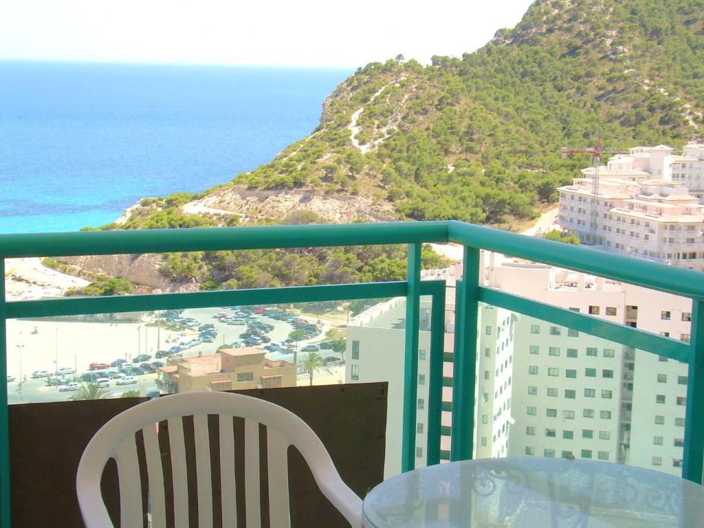 One bedroom appartement with sea view shared pool and ...