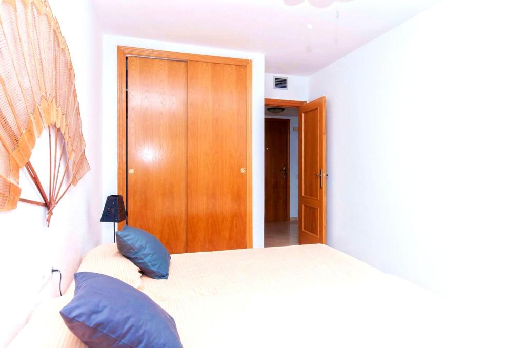 One bedroom appartement with sea view shared pool and ...