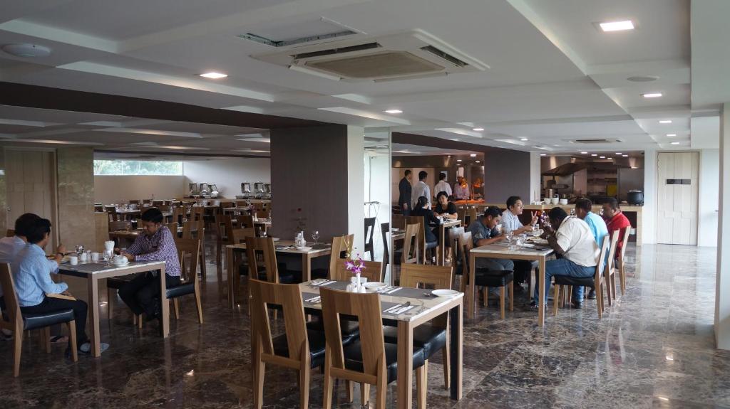 Restaurace v ubytování Hotel Parami