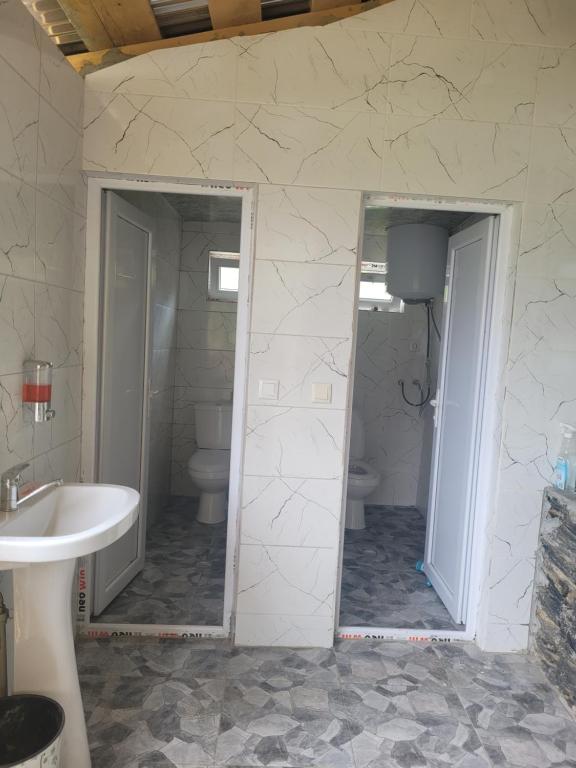 Koupelna v ubytování Guesthouse Mose