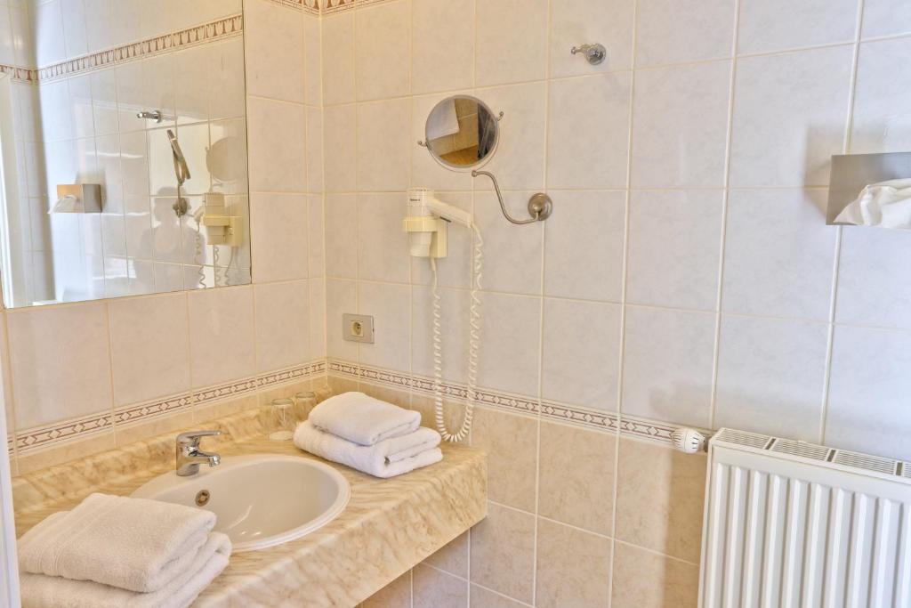 Koupelna v ubytování Auberge du Vieux Cedre, Enghien-Belgique