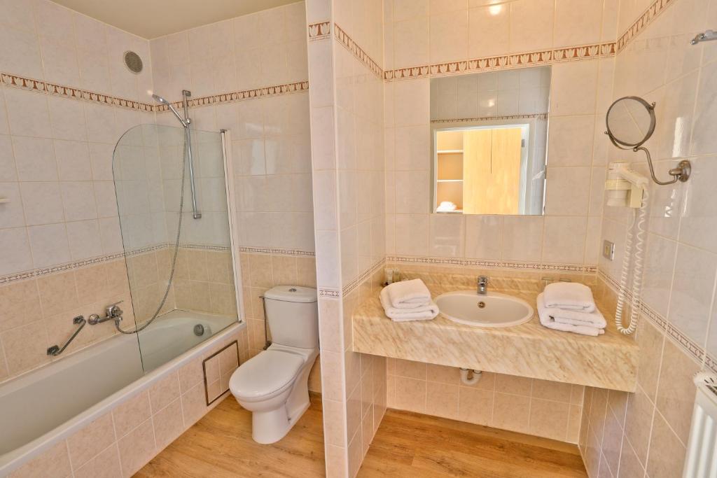 Koupelna v ubytování Auberge du Vieux Cedre, Enghien-Belgique