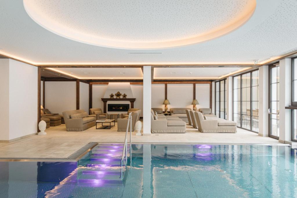 Piscina di Hotel Bräu o nelle vicinanze
