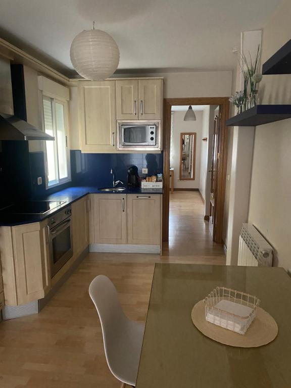 Kuchyň nebo kuchyňský kout v ubytování Apartamentos Logroño centro, TIC TAC, wifi