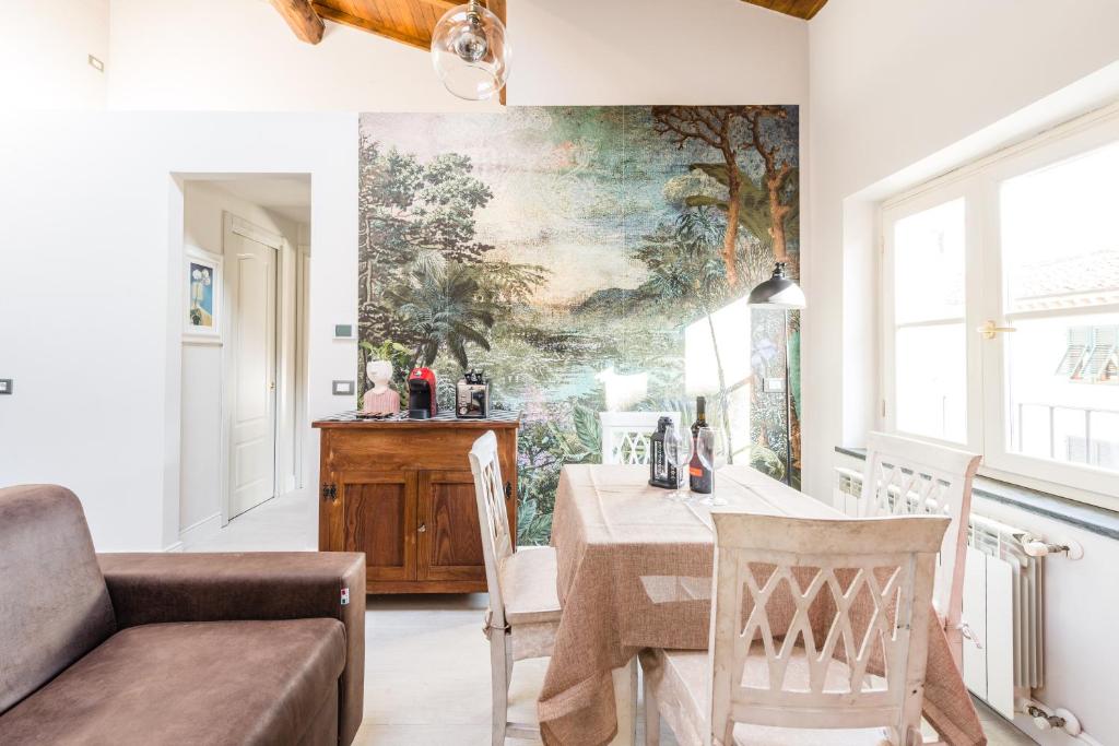 Gli specchi - Steps to the walls - 2 SmartTV - 3