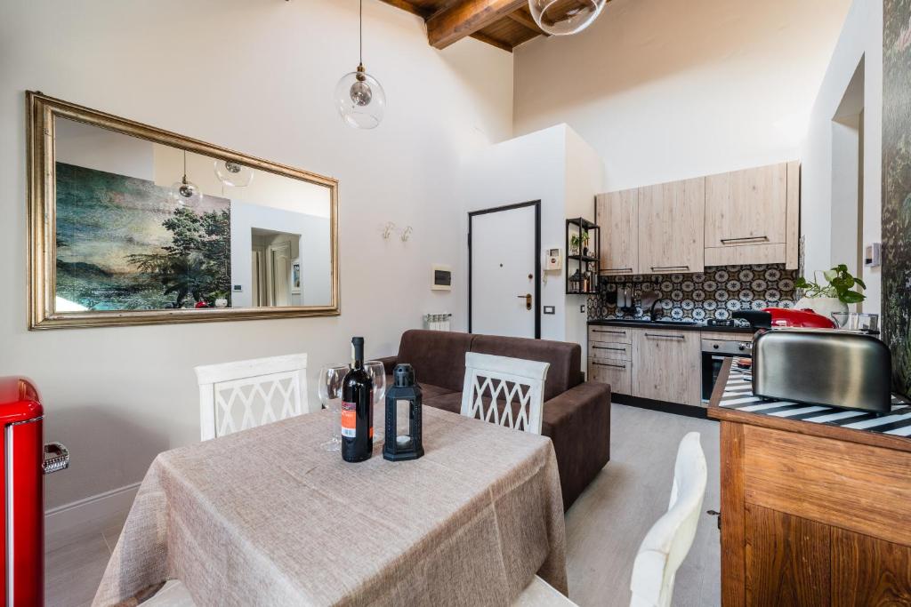 Gli specchi - Steps to the walls - 2 SmartTV - 16