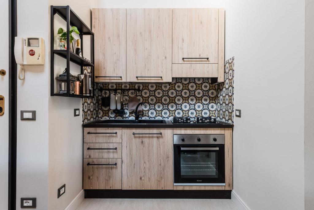 Gli specchi - Steps to the walls - 2 SmartTV - 6