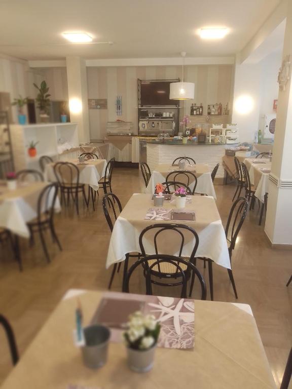 Kuchyň nebo kuchyňský kout v ubytování B&B - Meuble' - Hotel " CORDIALE "