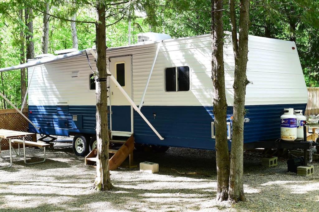 Grotto Getaway - Caravana