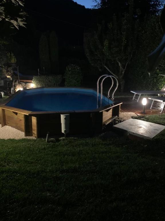 Bazén v ubytování IL PICCOLO PARADISO nebo v jeho okolí