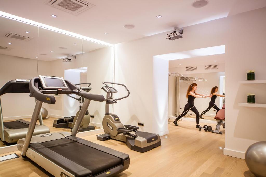 Centrum fitness w obiekcie Baglioni Hotel Regina - The Leading Hotels of the World
