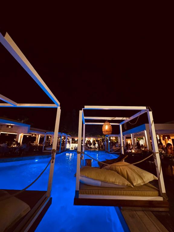 Bazén v ubytování Hotel Afrodite nebo v jeho okolí