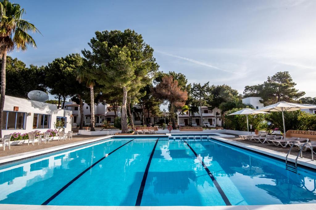 Bungalows Es Pins - Emar Hotels, Playa Migjorn – Bijgewerkte ...