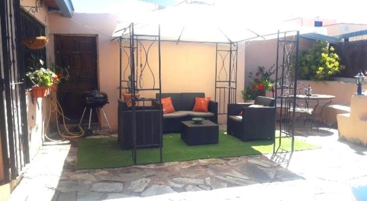 A seating area at El Alfar