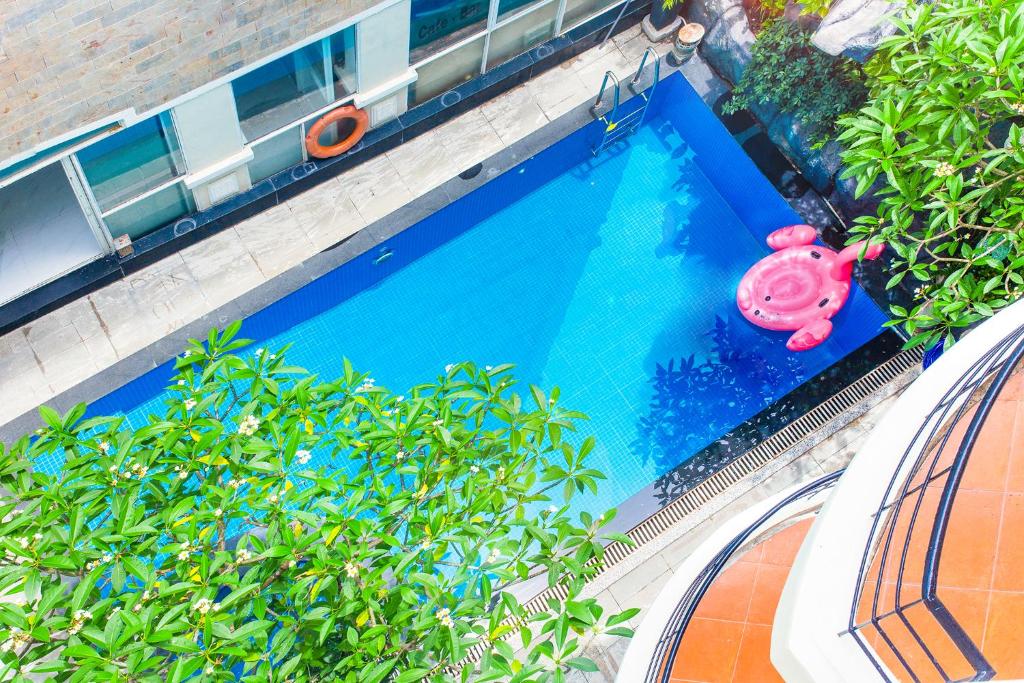 Bazén v ubytování Gold Coast Da Nang Hotel nebo v jeho okolí