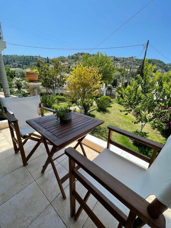 A balcony or terrace at Apricus Apartments