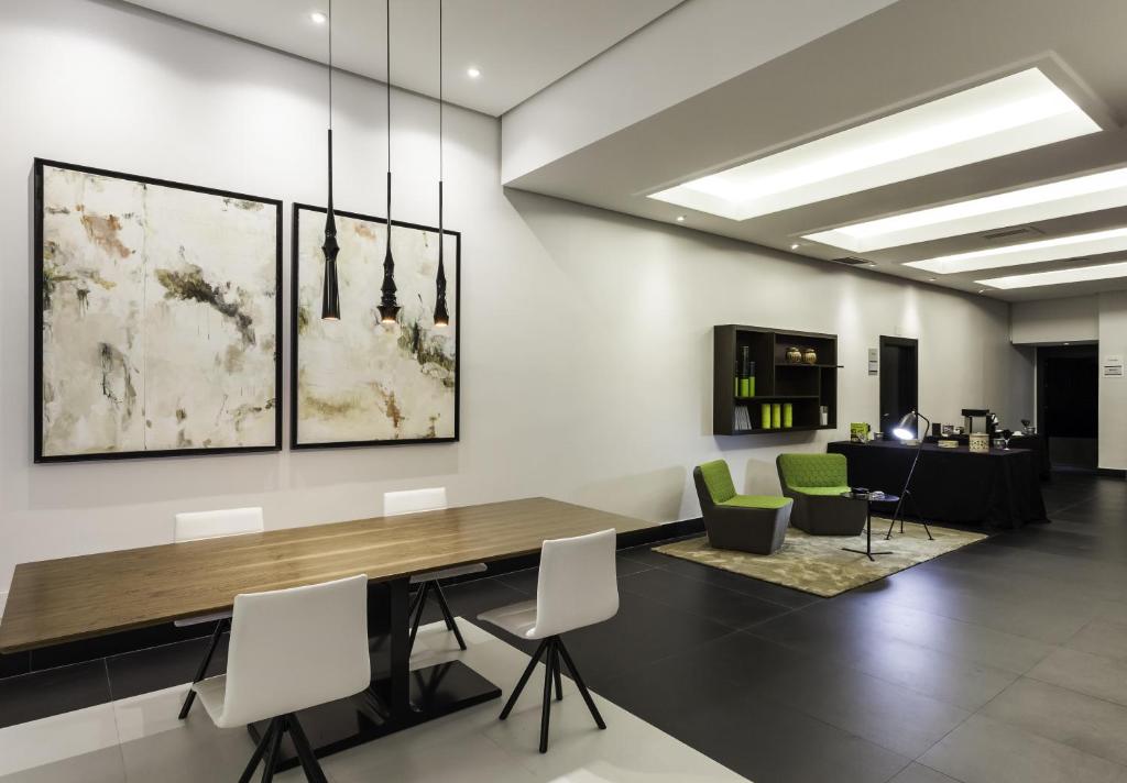 Ilunion Suites Madrid - Resim 25