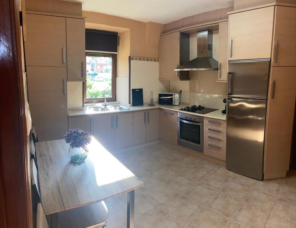 A kitchen or kitchenette at Casa A Illa de Arousa