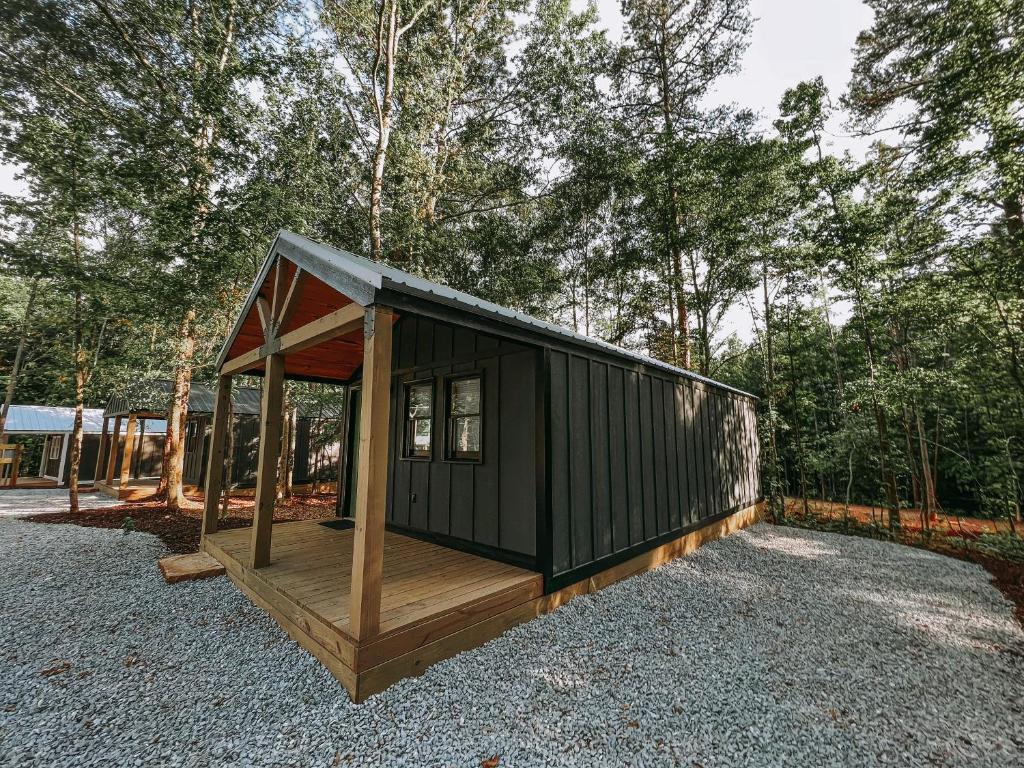 Fotografie z fotogalerie ubytování Studio Style Cabin #6 v destinaci Hartwell