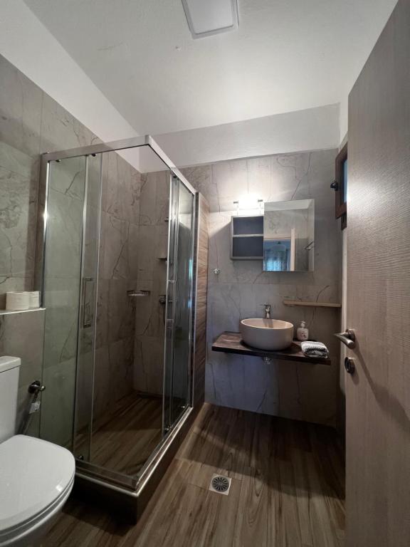 Koupelna v ubytování House Evristhenis 2
