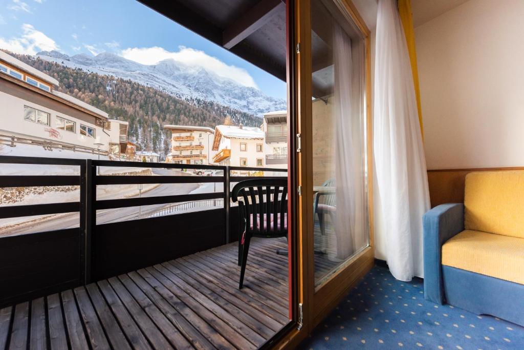 Nespecifikovaný výhled na hory nebo výhled na hory při pohledu z hotelu