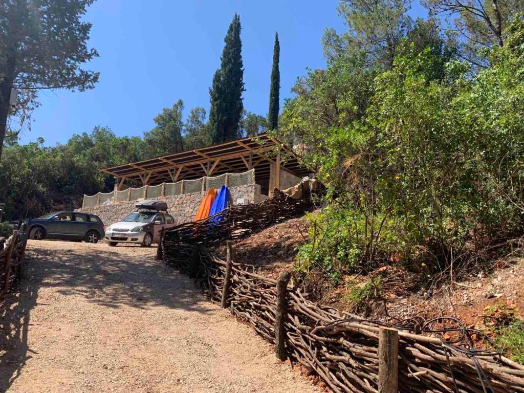 Zahrada ubytování Bigova Glamping
