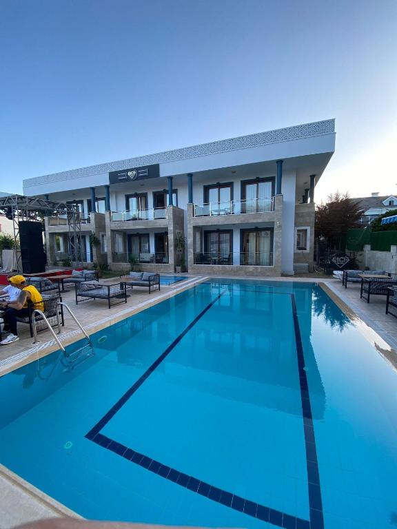 Bazén v ubytování Agartha Suite Hotel Kemer nebo v jeho okolí