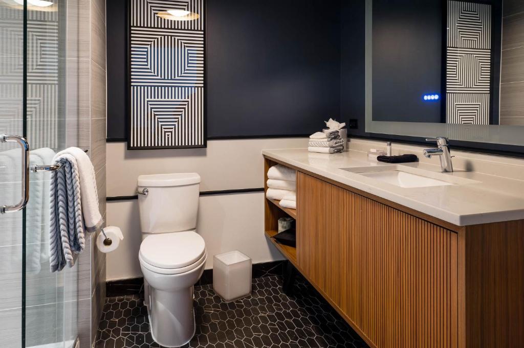 Cambria Hotel Boston Somerville - King Room - Disability Access/Non Smoking