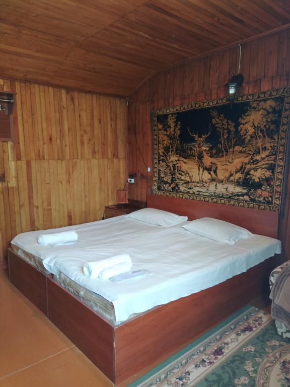 Postel nebo postele na pokoji v ubytování IRIS B&B in DEBED CANYON