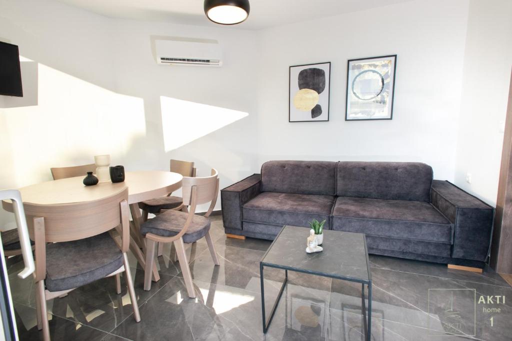 Posezení v ubytování AKTI Homes Matala