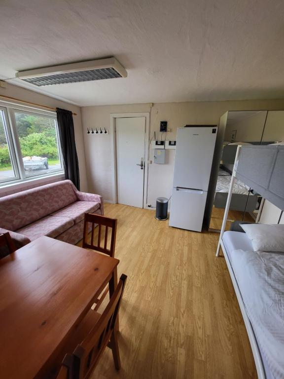 Vollvaagen Apartments Smøla, boat included - Dormitorio Mixto De 6 Camas