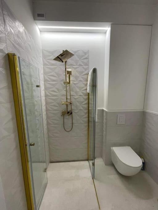 Kúpeľňa v ubytovaní Apartament w modernistycznej kamienicy w Gdyni