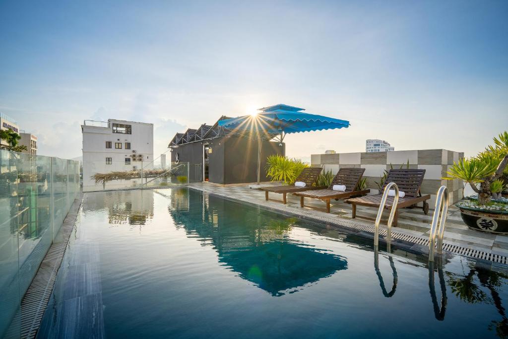 Phoenix 1 Hotel & Apartments