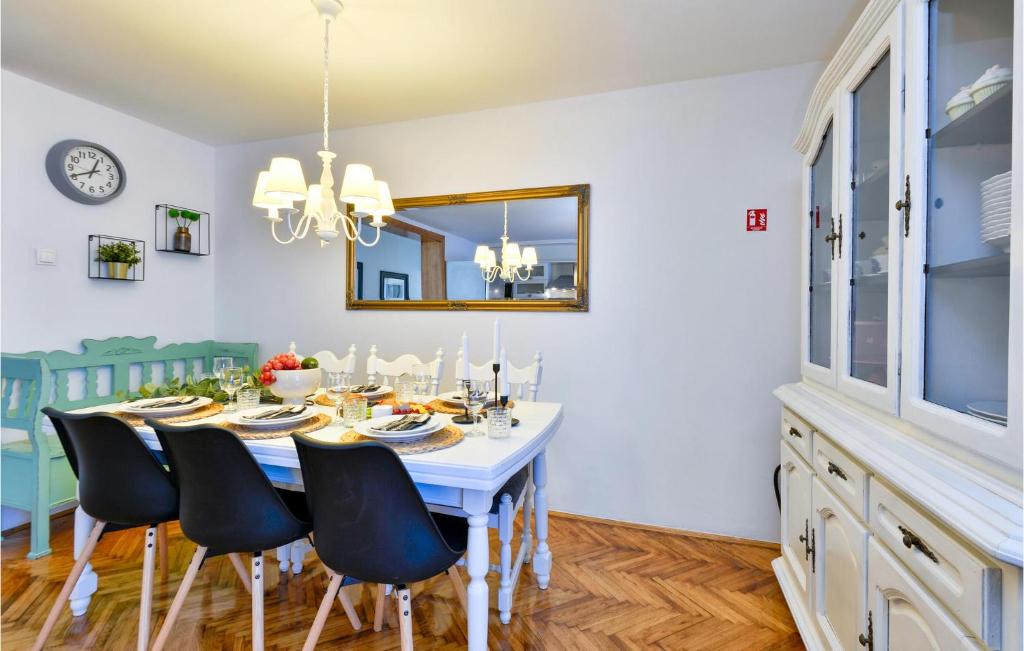 Fotografie z fotogalerie ubytování 3 Bedroom Cozy Home In Gornje Plavnice v destinaci Gornje Plavnice