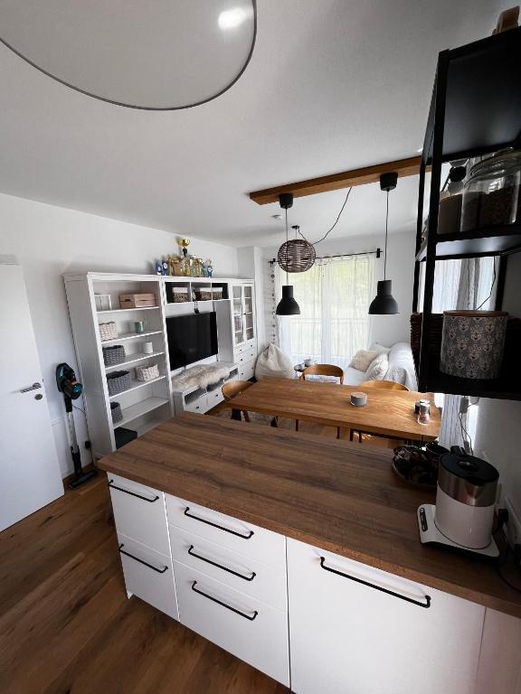 Kuchyňa alebo kuchynka v ubytovaní JARA APARTMENT- Ramsau am Dachstein