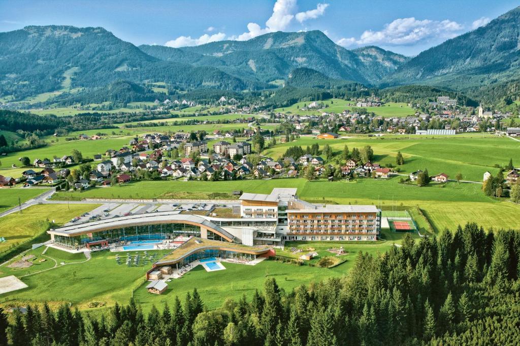 an aerial view of a resort in the mountains at Aldiana Club Salzkammergut und GrimmingTherme in Bad Mitterndorf