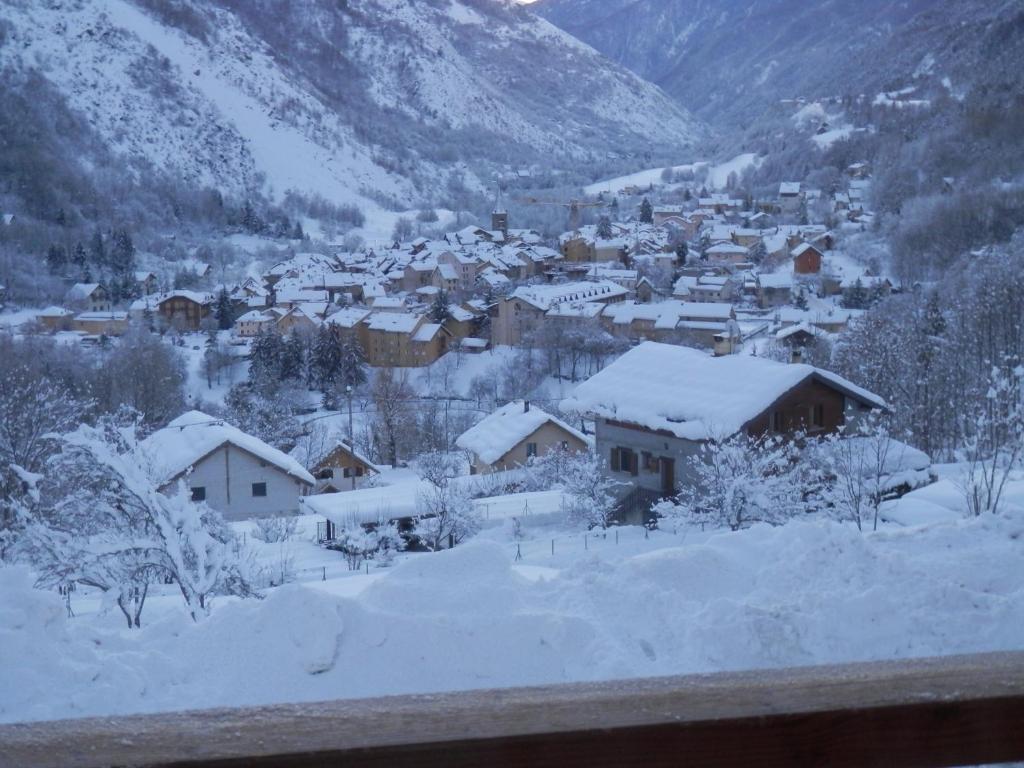 Obiekt CHALET INDIVIDUEL TRES ENSOLEILLE AU CALME VUE IMPRENABLE zimą