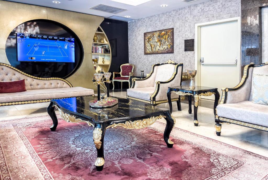 A seating area at The Conforium Hotel İstanbul