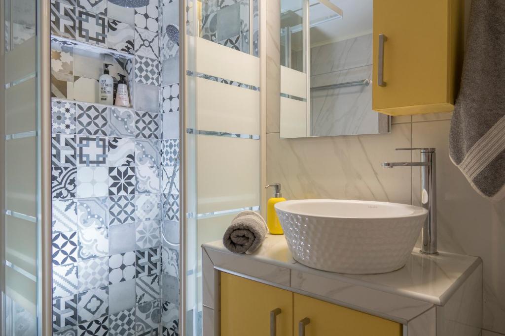 Kúpeľňa v ubytovaní Stylish Modern Studio in the Heart of Athens