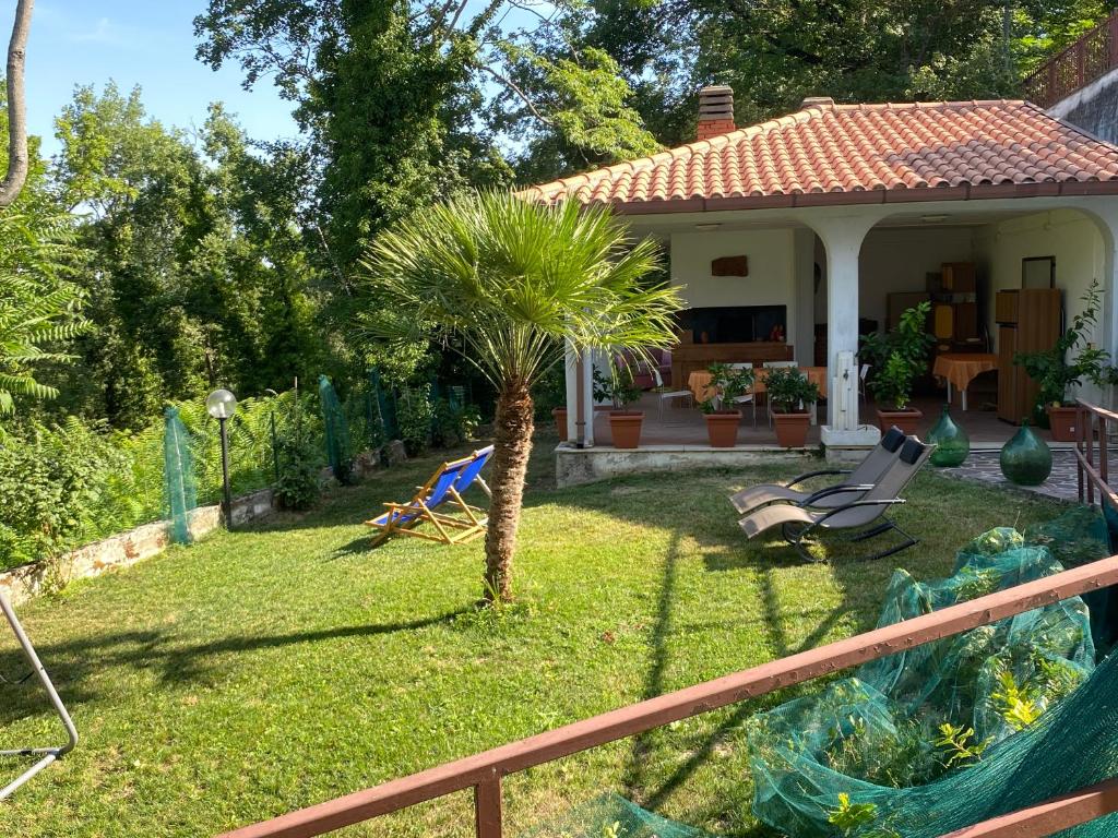 Ogród w obiekcie B&B Rox e Claudia
