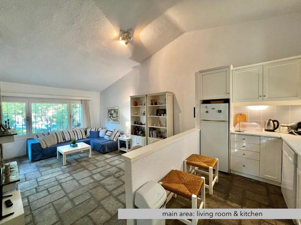 Kuchyň nebo kuchyňský kout v ubytování Villa Niovi by halu! Sani Villas