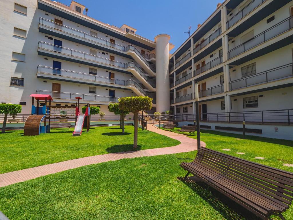 Vonkajšia záhrada v ubytovaní Cubo's Beach Apartment Torrox Costa