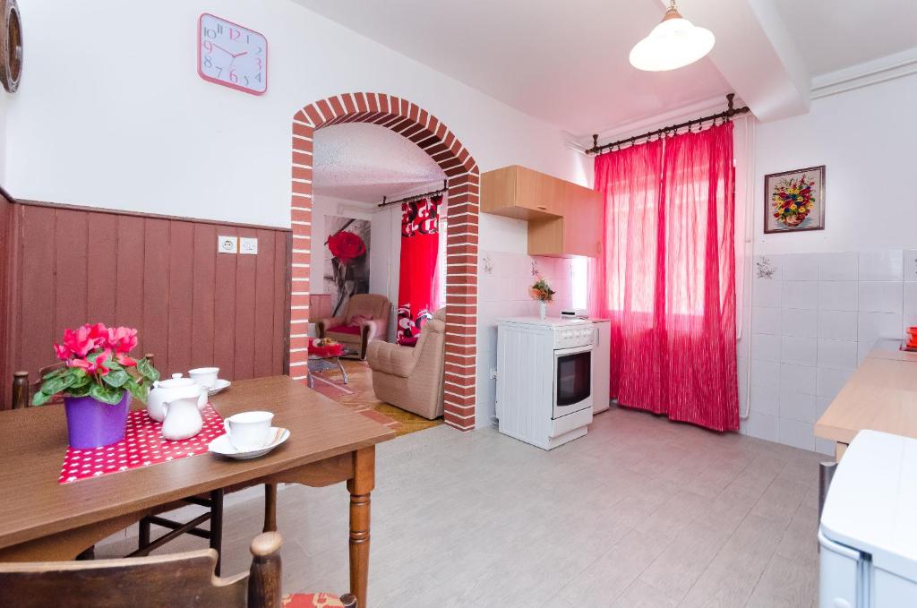 Kuchyň nebo kuchyňský kout v ubytování Apartments VESNA