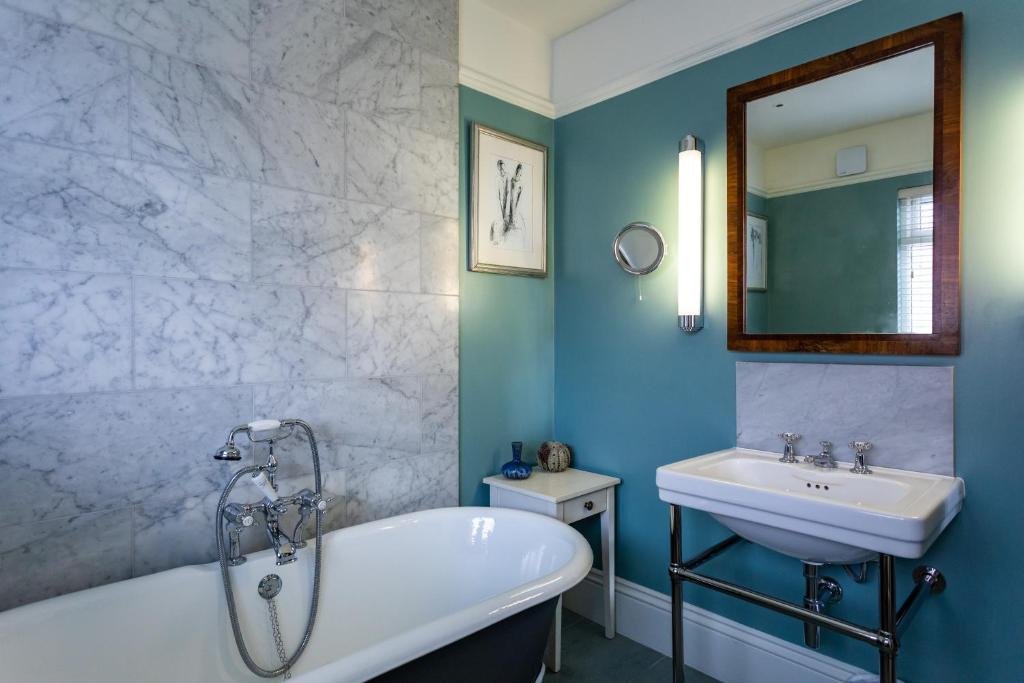 Roslin Beach Hotel tesisinde bir banyo