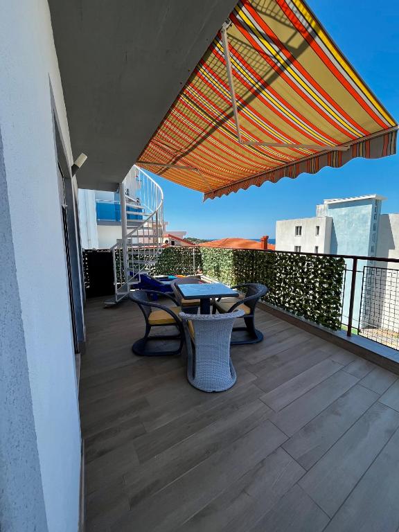 Balkón nebo terasa v ubytování Apartments Apartmani Bojana