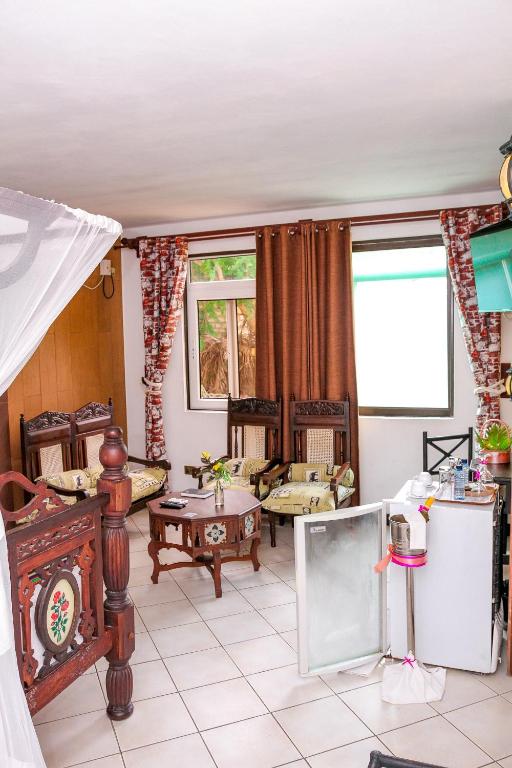 Kuchyň nebo kuchyňský kout v ubytování Kahama Hotel Mombasa