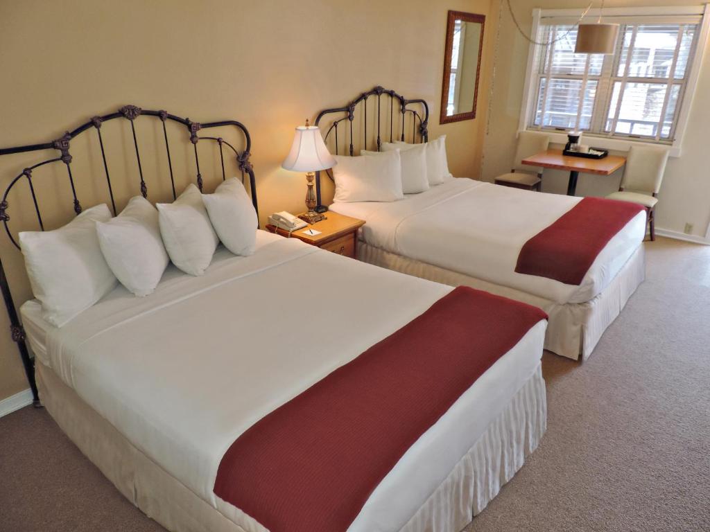 The Victorian Inn - Deluxe Twee Queensize Bedden Met Kitchenette