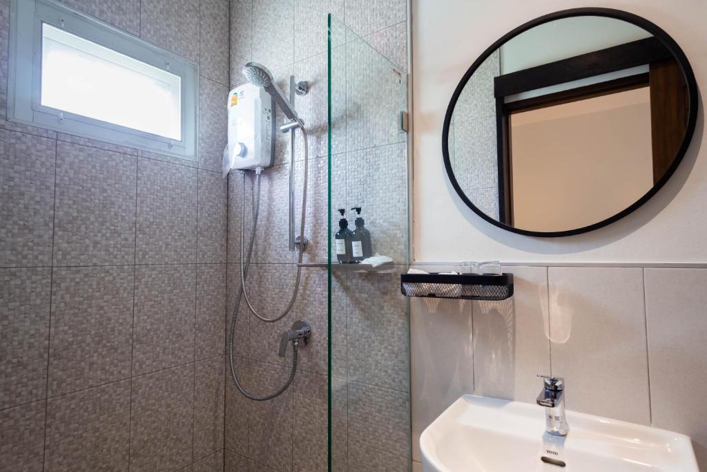 Baan Kamana Guest House - Twin Room