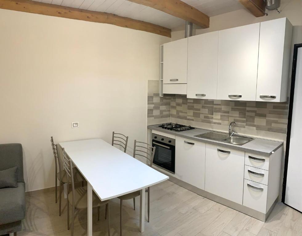 Kuchnia lub aneks kuchenny w obiekcie La Casetta di Anna, Terni